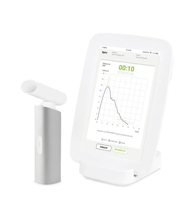 Spiromètre sans fil MESI mTABLET SPIRO avec embout et tablette affichant une courbe respiratoire