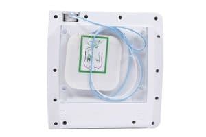 Défibrillateur automatisé externe Rescue Sam 4.0 : vue arrière du défibrillateur avec compartiment transparent et câble d’électrodes