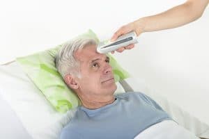 Prise de température frontale sans contact avec le système MESI mTABLET Vitals